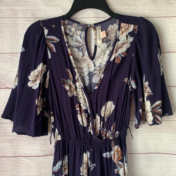 Band of Gypsies Dark Blue Floral Jumpsuit Butterfly Sleeve Elastic Waist Size XS - Picture 2 of 16